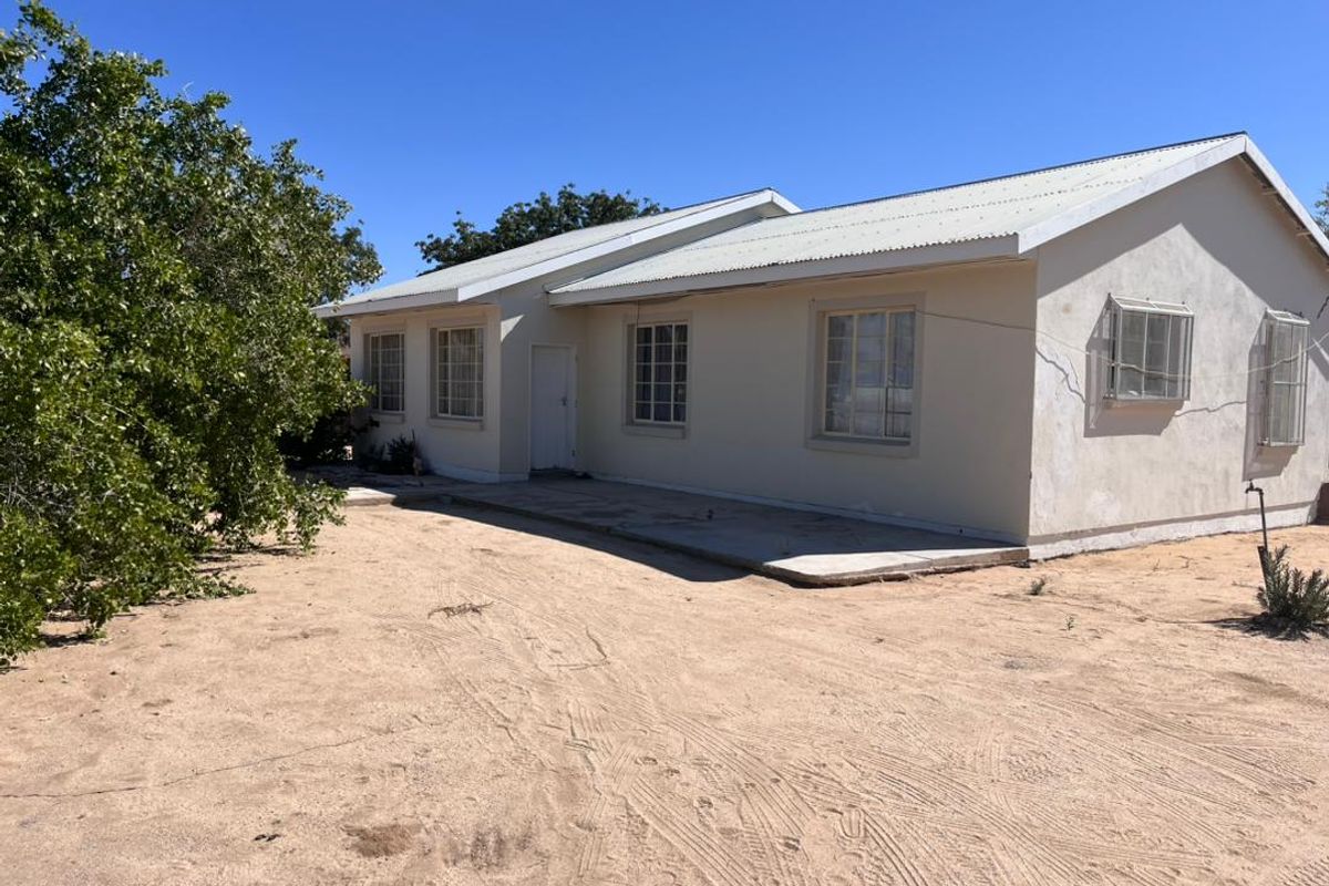 3 BEDROOM HOUSE IN UIS (FOR SALE) - Photo 2