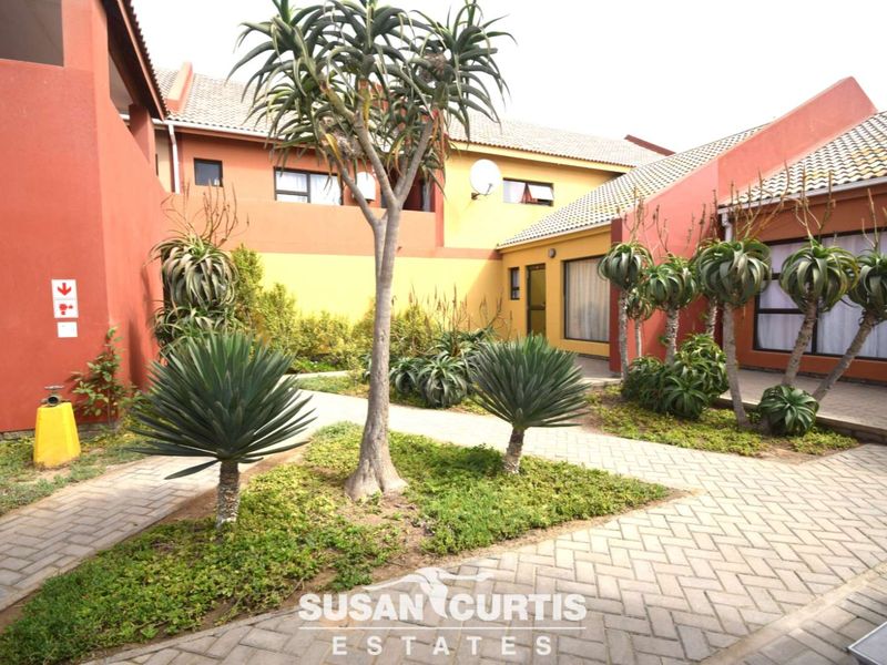 Well located Shop - Photo 5