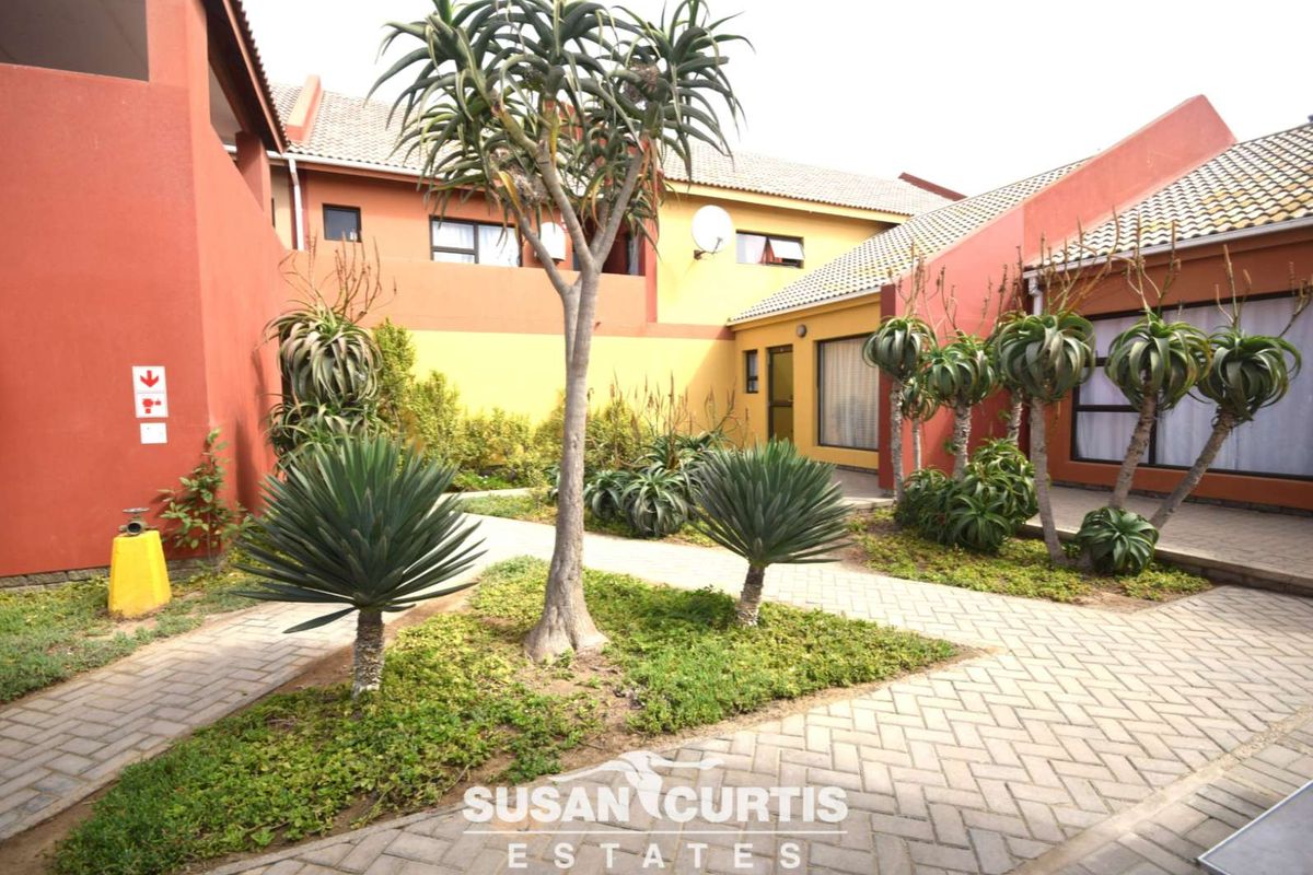 Well located Shop - Photo 5