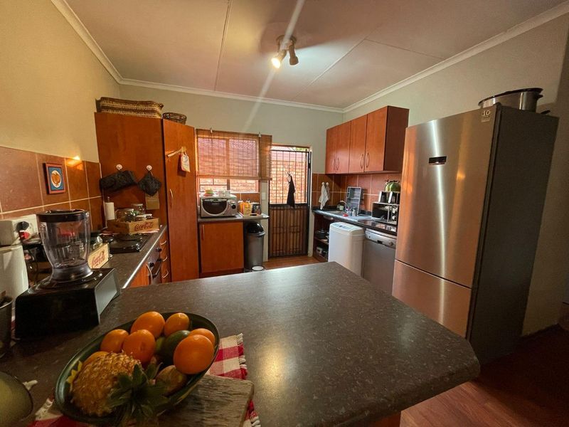 3 bedroom, 2 bathroom townhouse in Equestria - Photo 10