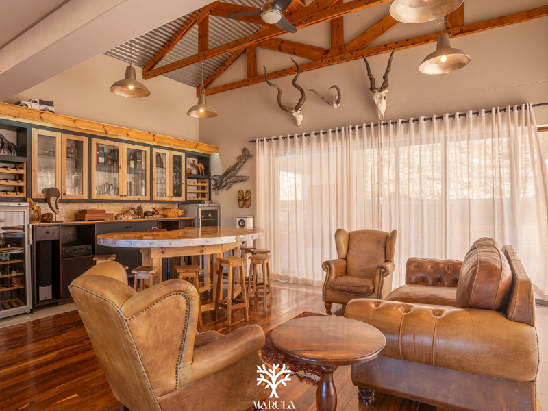 4-Bedroom Bespoke Architectural Masterpiece - Photo 7