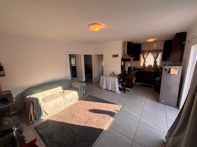 2 Bedroom Townhouse for Rent in Kloof - Photo 2