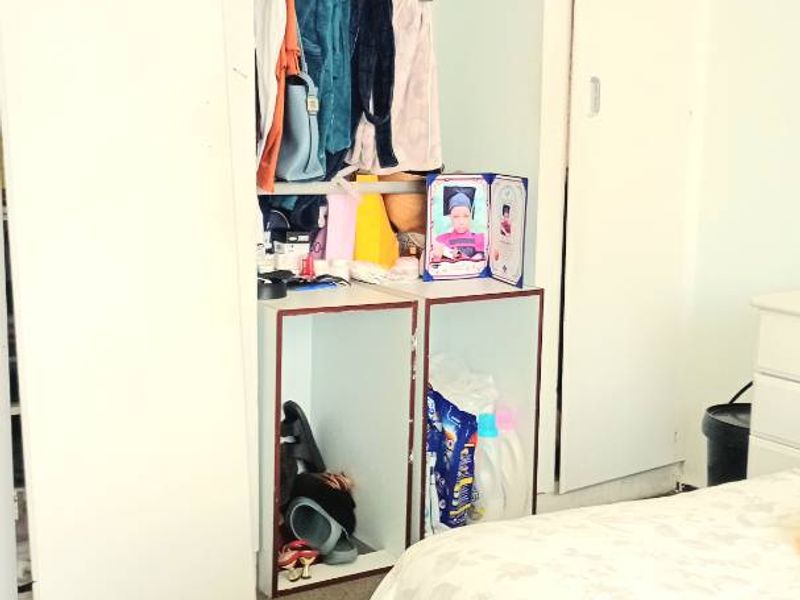 This property is perfectly suited for a small family or savvy investor looking for excellent value and convenience. - Photo 10