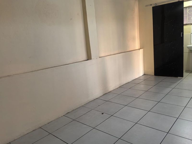 One-Bedroom Rental in Bayview, Chatsworth - Practical Living - Photo 3