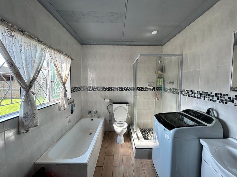 Your Perfect Family Home - Photo 8