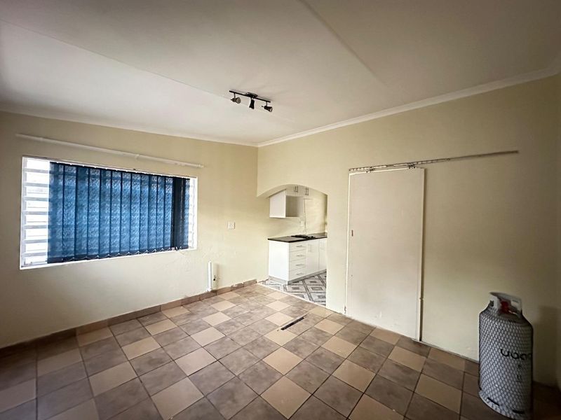 Spacious 1-Bedroom Garden Cottage to Rent in Danville - Photo 3