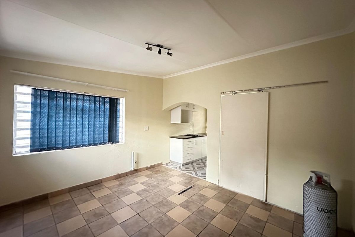 Spacious 1-Bedroom Garden Cottage to Rent in Danville - Photo 3