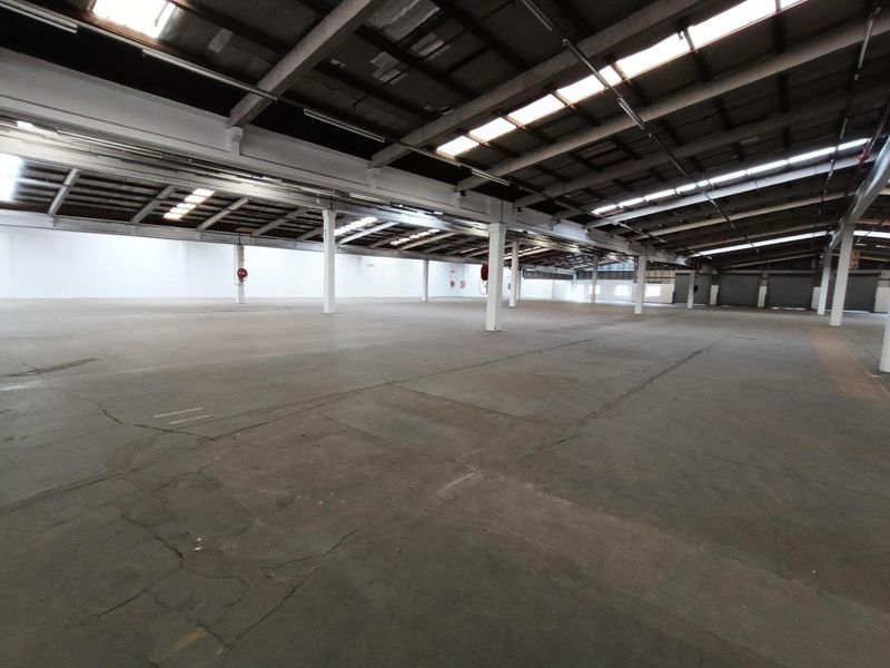 3353m2 Warehouse with 904m2 Yard - Photo 5