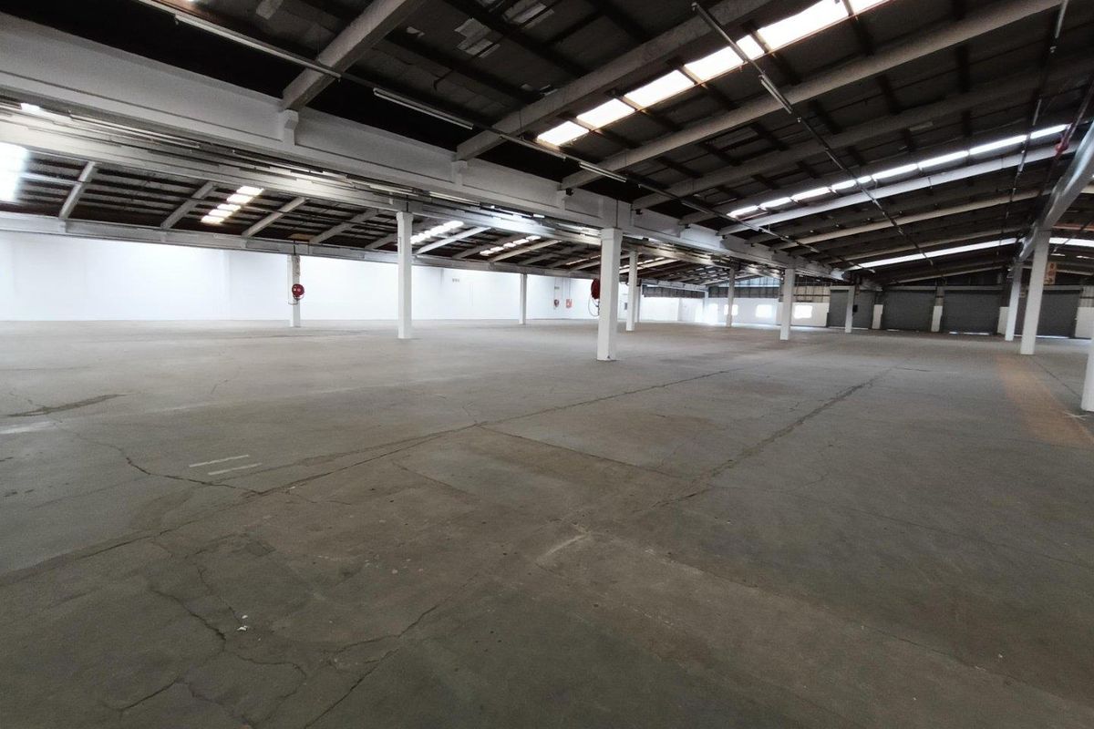 3353m2 Warehouse with 904m2 Yard - Photo 5