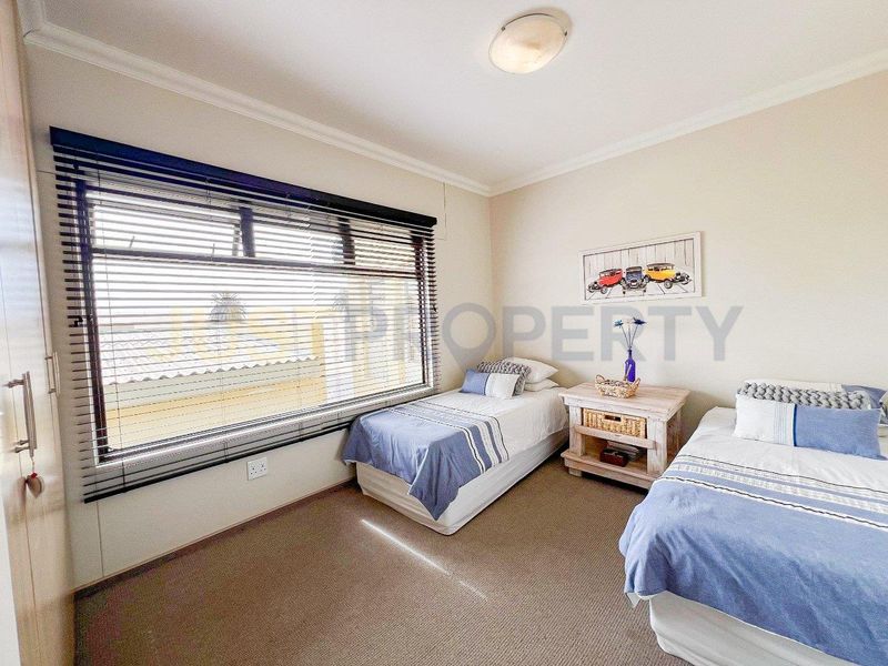 3-Bedroom Sea-View Townhouse, Dolphin Beach - Photo 4