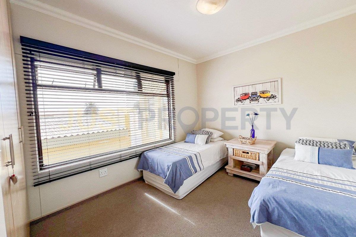 3-Bedroom Sea-View Townhouse, Dolphin Beach - Photo 4