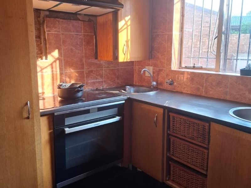 Family Retreat Home - Photo 8