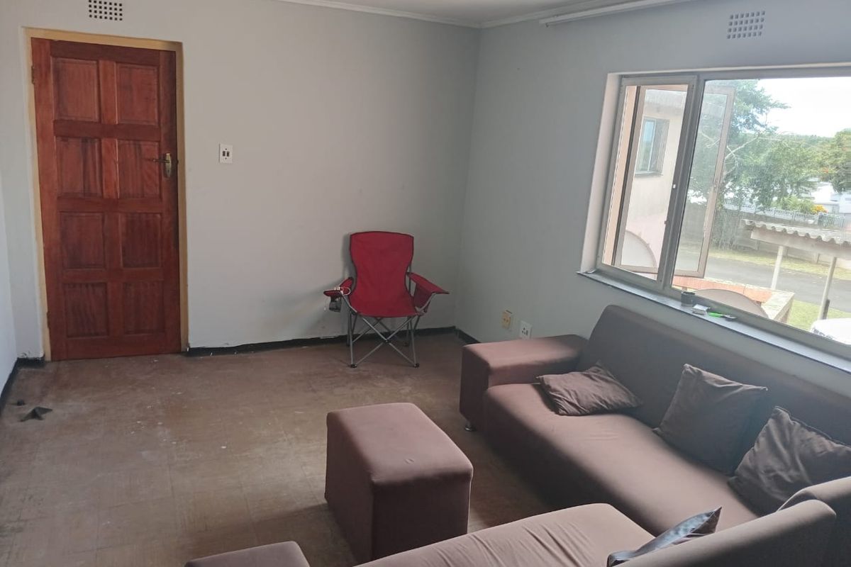 Spacious 3-Bedroom Home in Brackenham, Richards Bay Complex - Photo 3