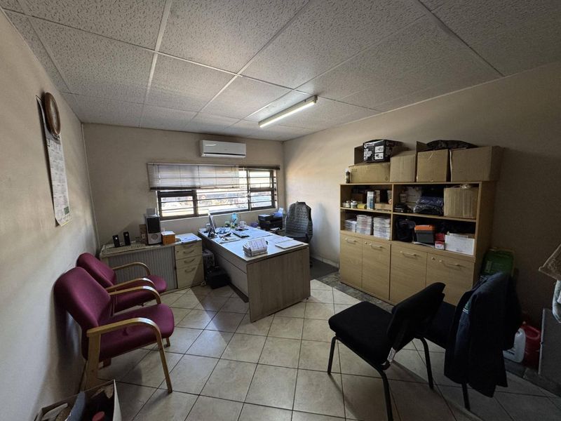 Modern Commercial Property in Prosperita - Photo 2
