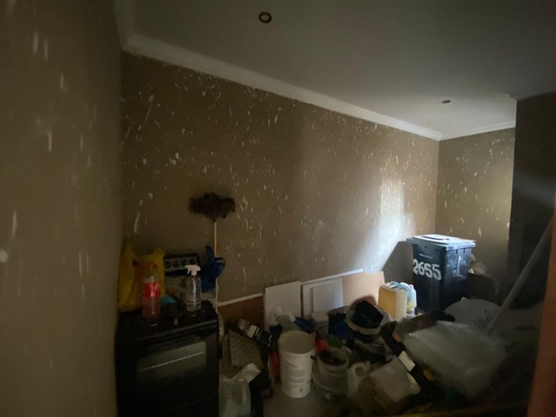 Three Bedroom House for Sale - Photo 9