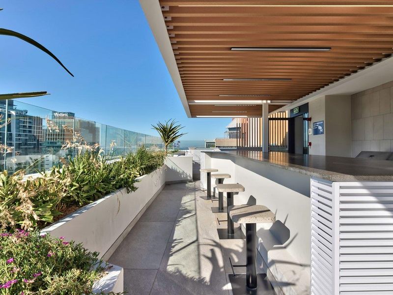 Luxury Living in the Heart of Cape Town –  Penthouse at The Rubik - Photo 2
