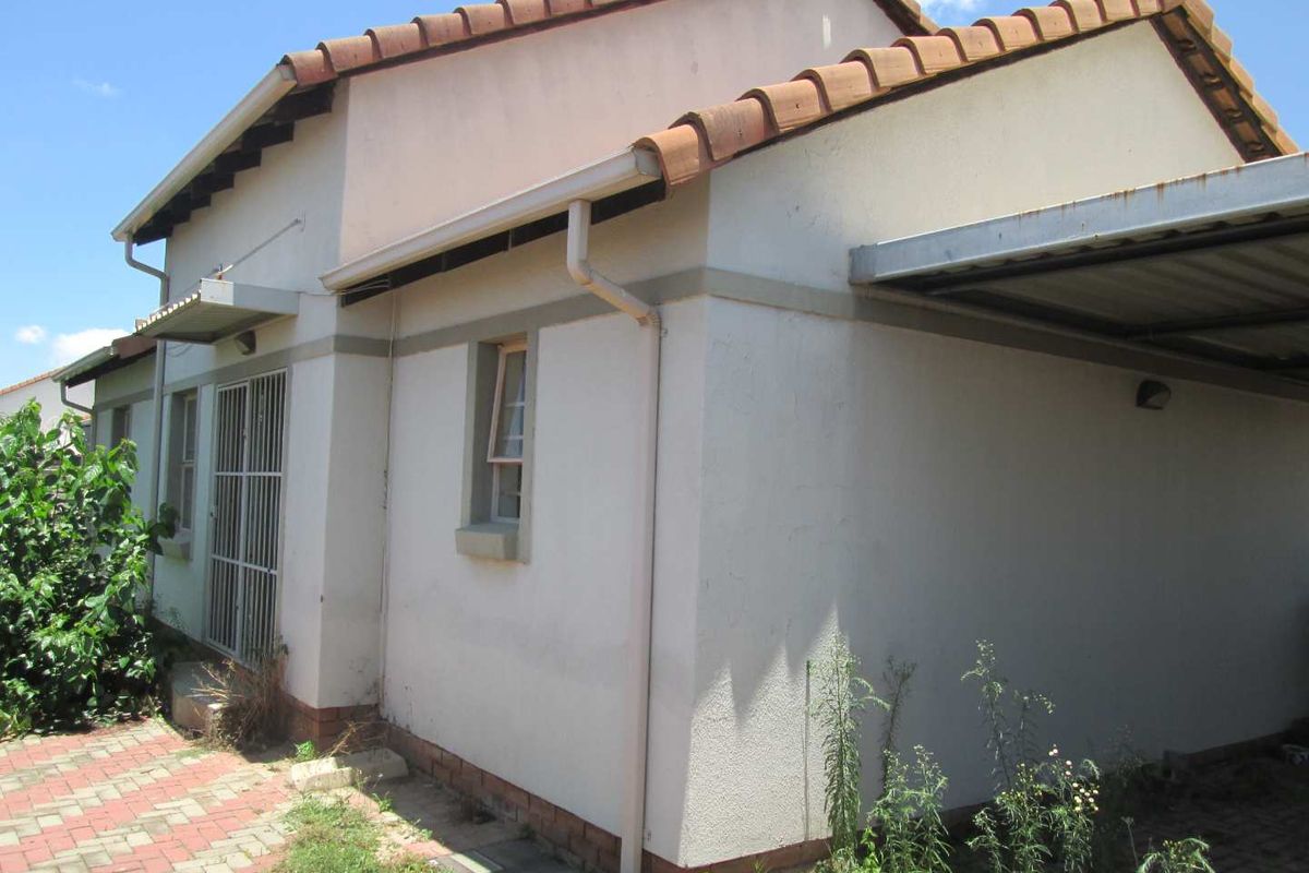 '' VERY BEAUTIFUL ,NEAT AND CLEAN [3] THREE BEDROOMS HOUSE FOR SALE IN WEST VIEW SECURITY ESTATE[ BARGAIN ] - Photo 5