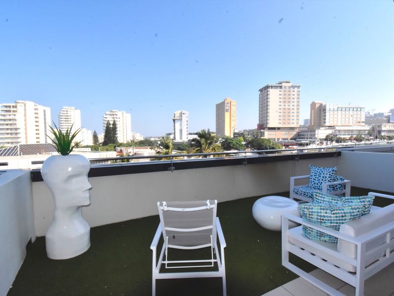 Where Luxury Meets Convenience - Photo 2