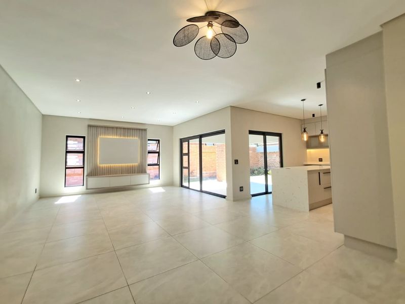3 Bedroom Cluster in Brackenhurst - Photo 8
