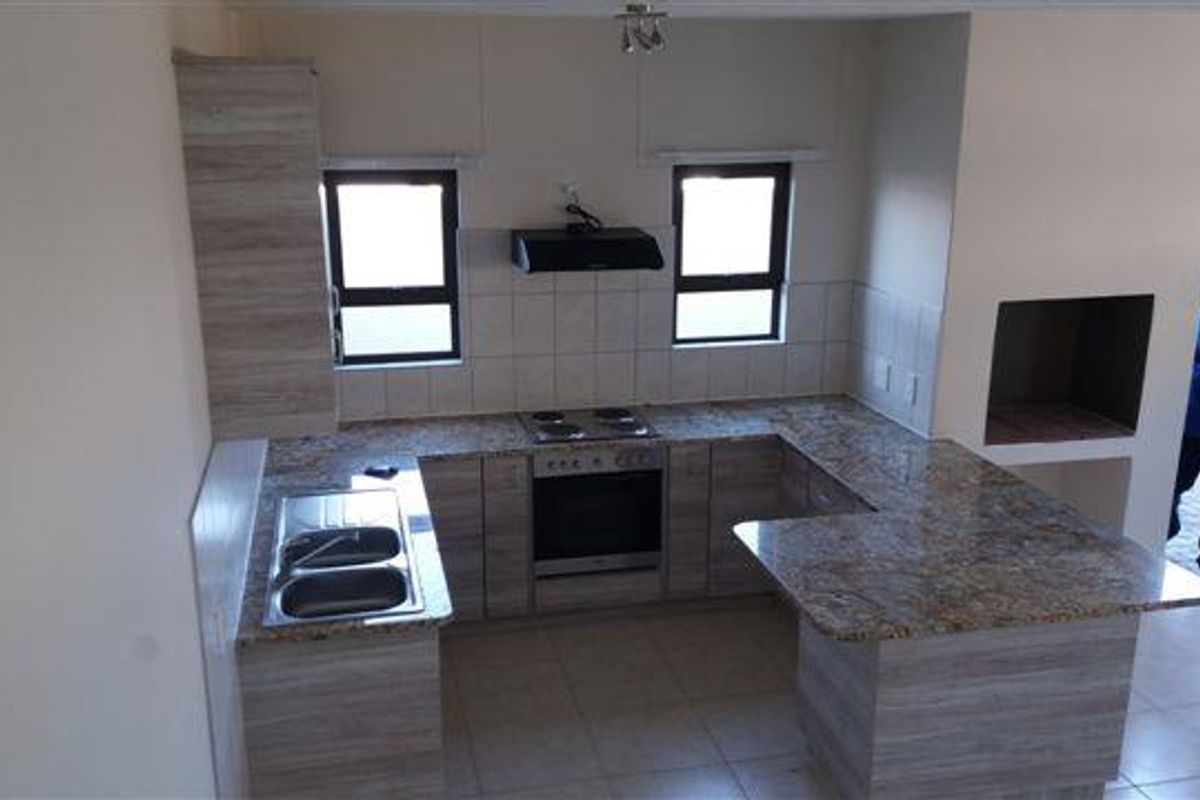 Modern Duplex Town House close to schools. - Photo 3