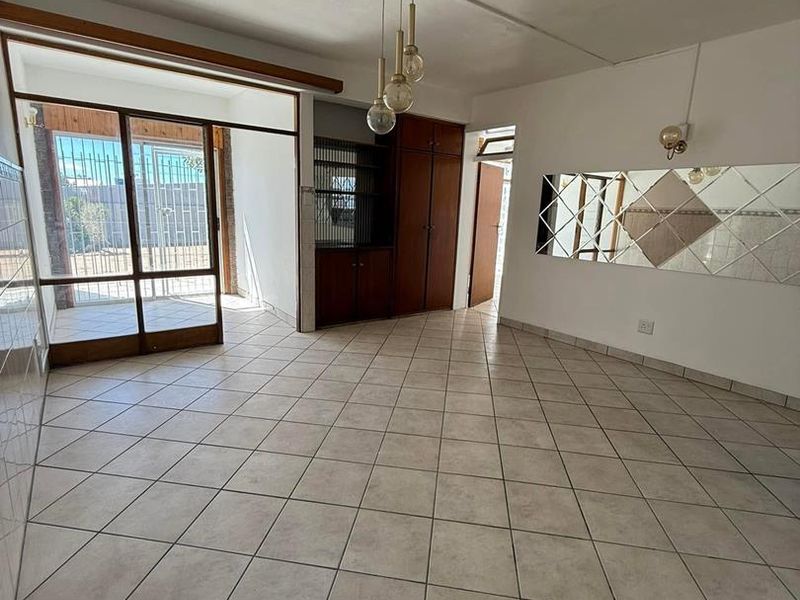 Klein Windhoek- For Sale- N$890 000 - Photo 2