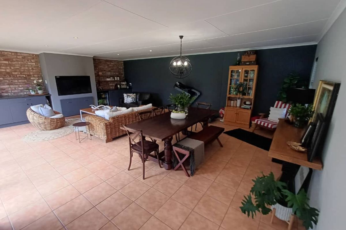 Absolute Stunner! - Photo 4