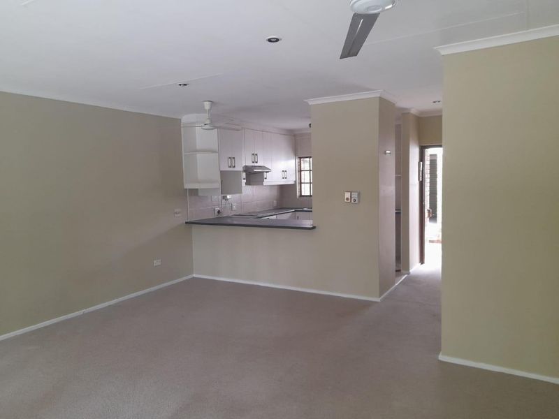 2 Bedroom Townhouse for Sale in High Street Mews - Photo 3