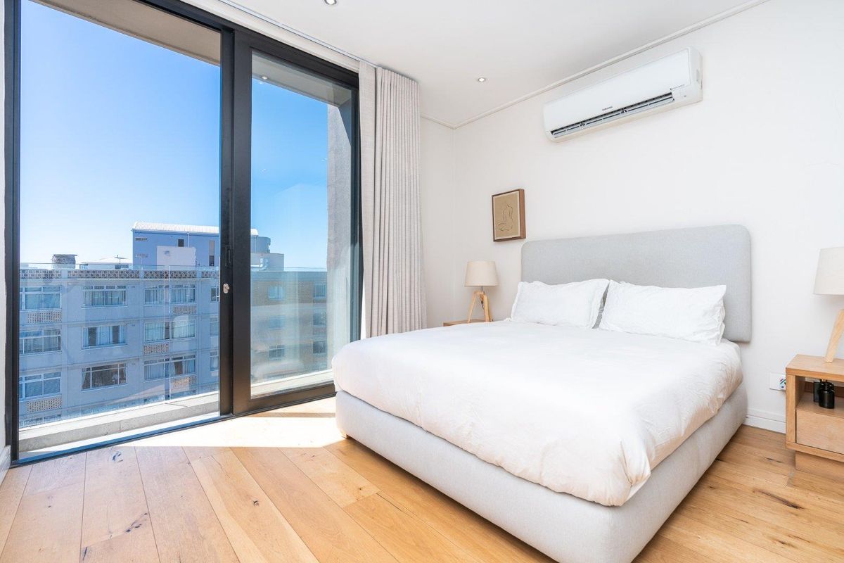 Stunning 2-Bedroom Apartment in the Iconic Glengariff Building - Photo 3