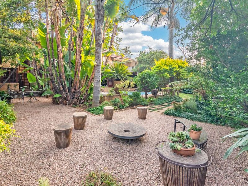 Elegant Family Estate with Exceptional Space and Lifestyle Appeal - Photo 8