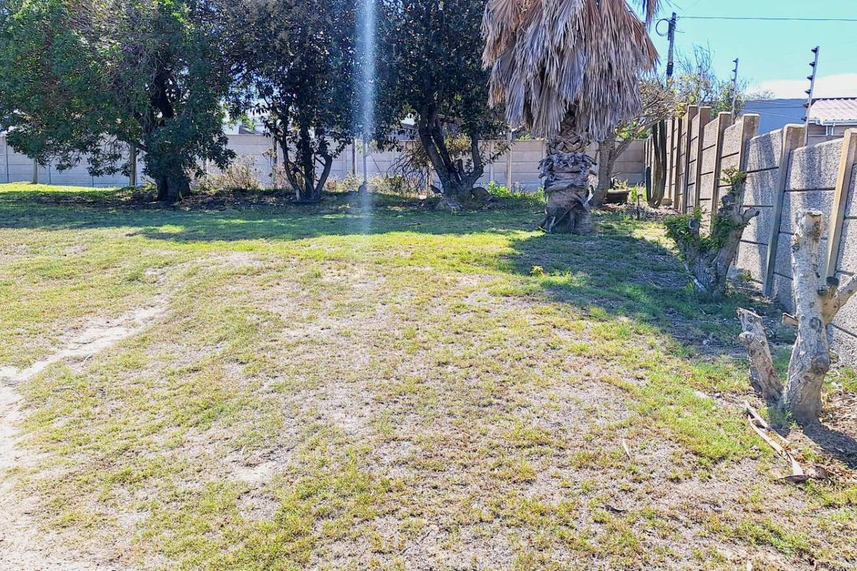 Location Location Location - Empty 868 sqm Stand For sale - Photo 2