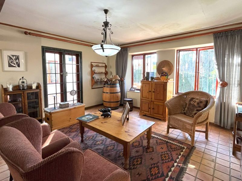 3 Bedroom house with flatlet in Garsfontein - Photo 4