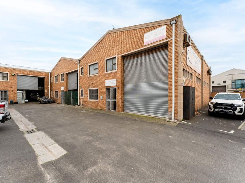 Prime Commercial Warehouse & Office Unit for Sale – Kingdom Park, Milnerton - Photo 2