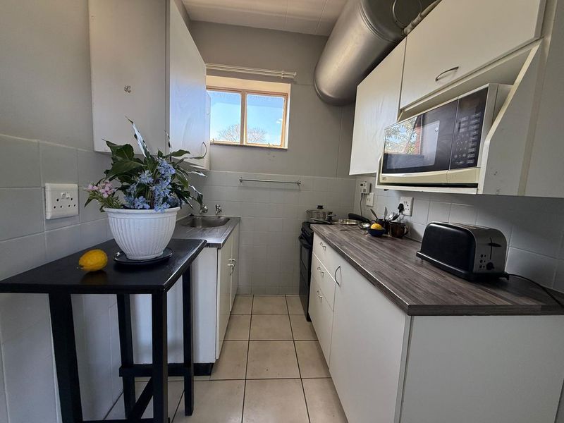 Bachelor Flat - Waverley - Photo 3