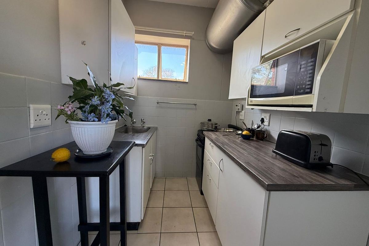 Bachelor Flat - Waverley - Photo 3