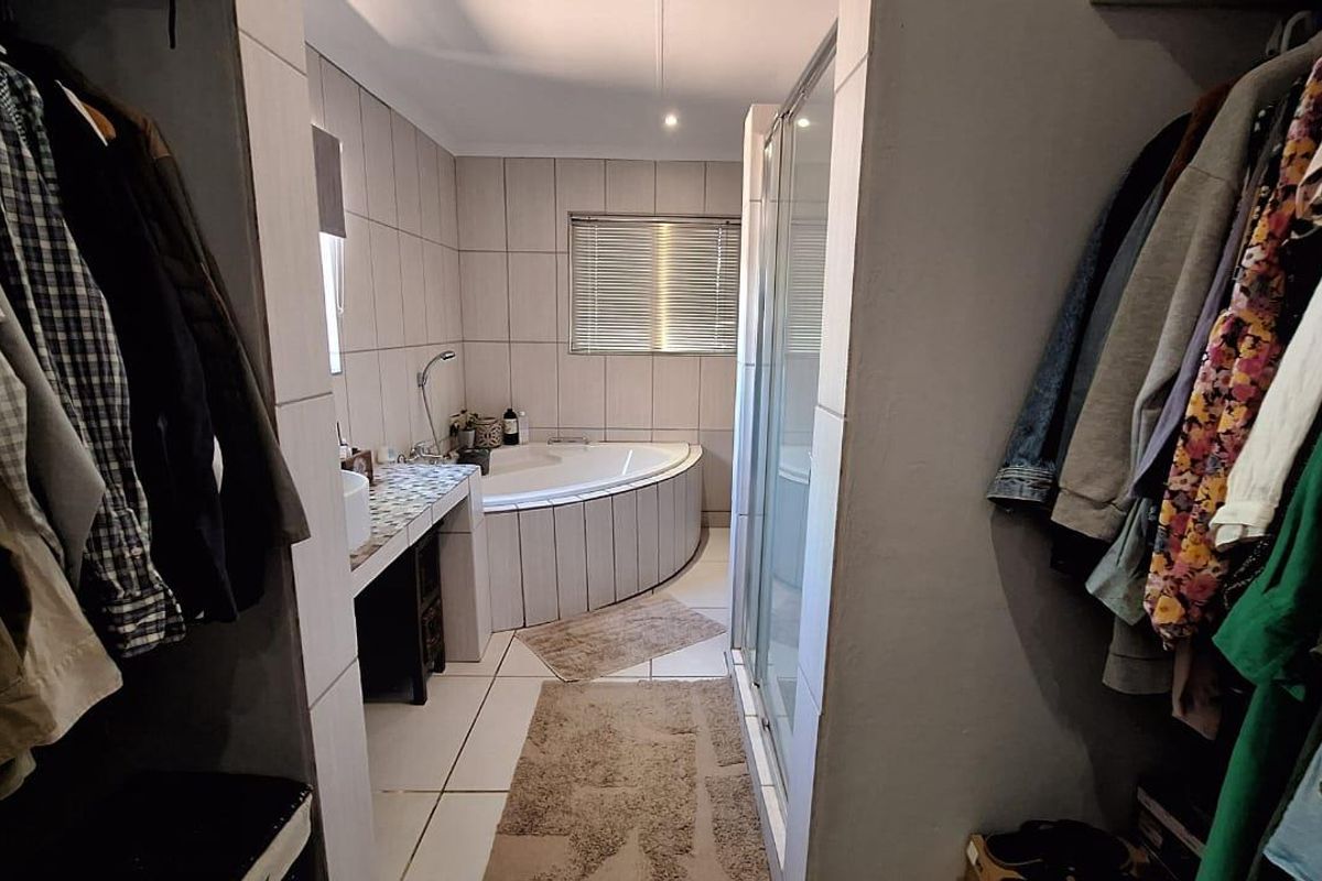 2-Bedroom house and large shed for sale in Askham - Photo 5