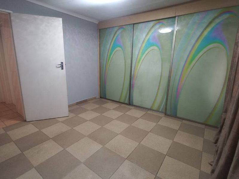 Lovely Starter Home - Photo 5