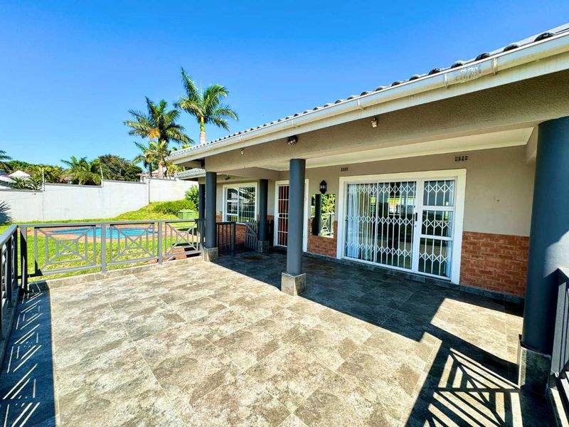 Hendra Estates - Stunning Townhouse With Sublime Sea Views For Sale In La Lucia - Photo 3