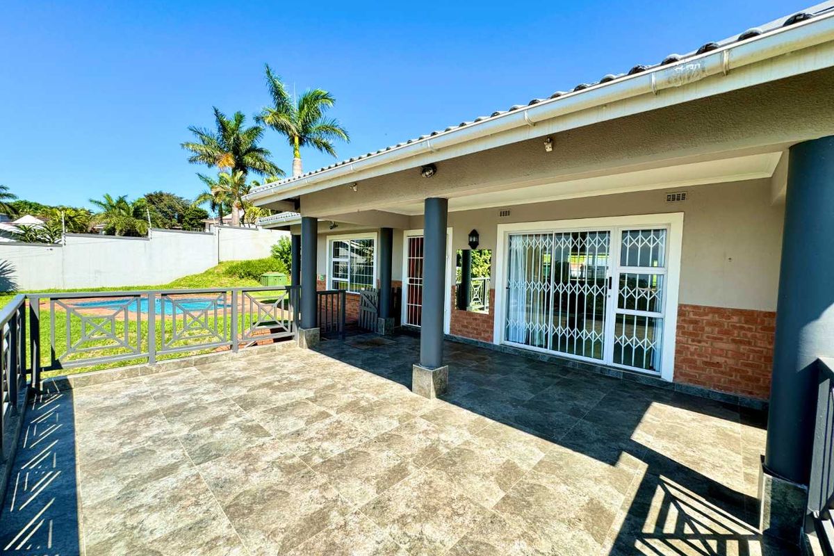 Hendra Estates - Stunning Townhouse With Sublime Sea Views For Sale In La Lucia - Photo 3