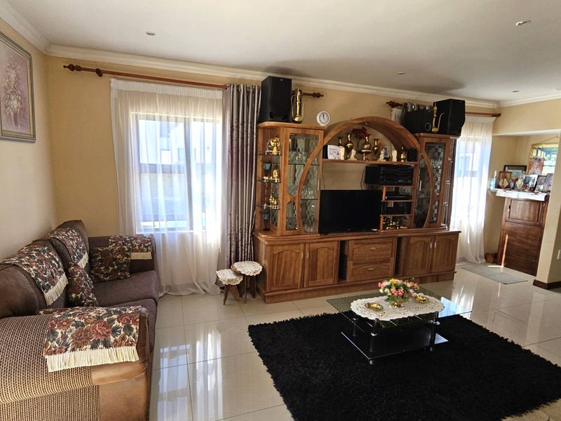 Modern 3 Bedroom Family Home in La Camargue Country Estate - Photo 6