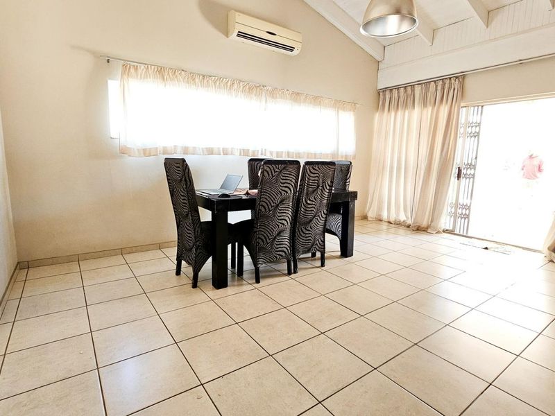 Elegant Family Home in Lynnwood Glen – Perfect for Entertaining - Photo 6