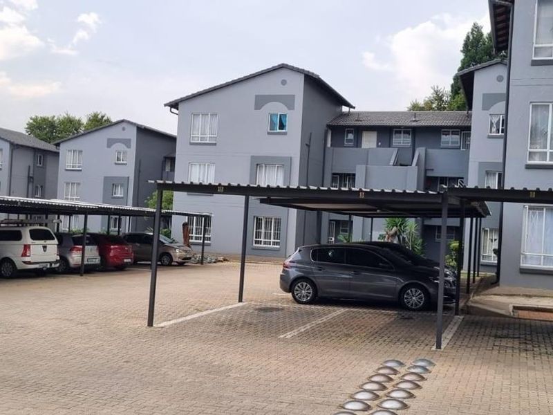 3 Bedroom Apartment for sale in Verwoerdpark - Photo 4