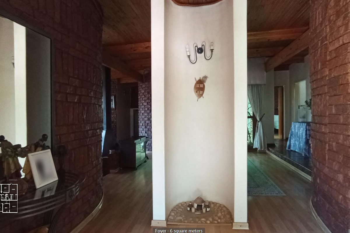 SPACIOUS FAMILY HOME WITH POOL AND LAPA IN CONSTANTIA PARK – EXCEPTIONAL RENOVATION OPPORTUNITY - Photo 4