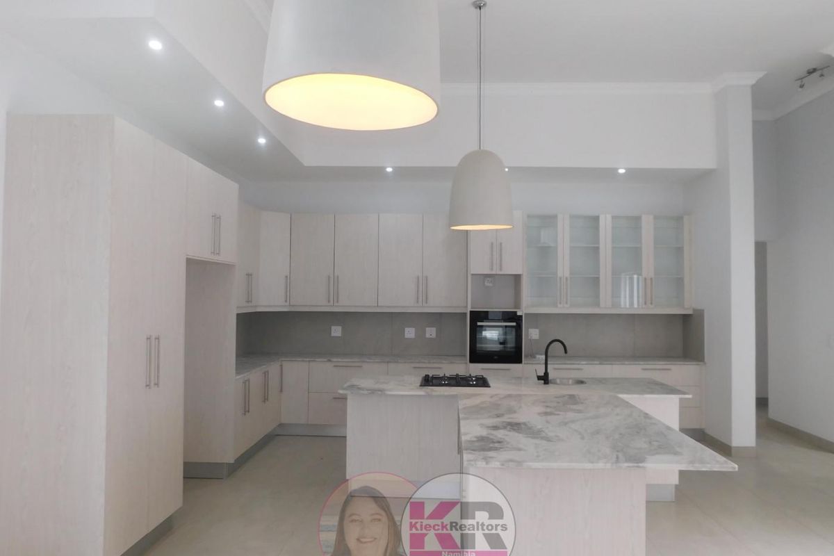 A few steps from the beach - Photo 2