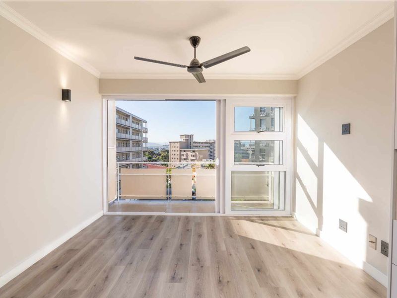 Chic City Pad: Stylish Living Near V&A Waterfront - Photo 7