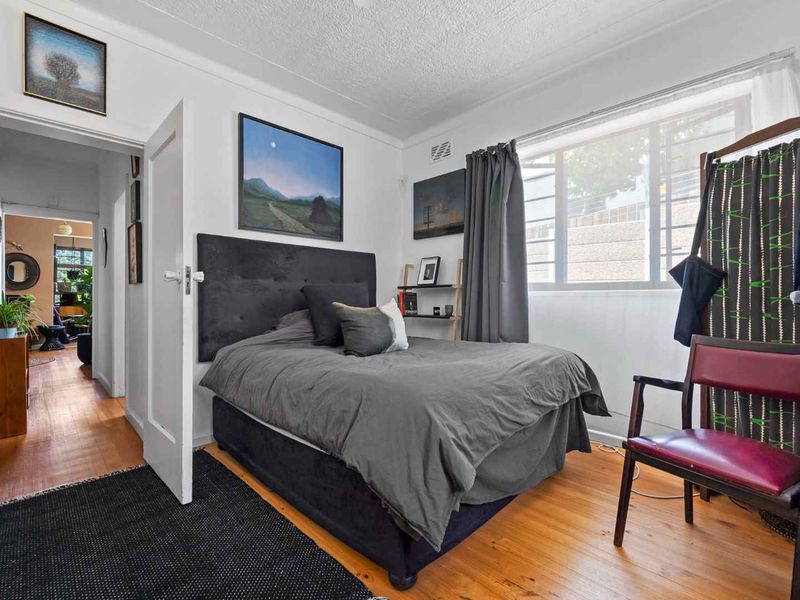 One Bedroom Apartment in Prime Vredehoek Location - Photo 3