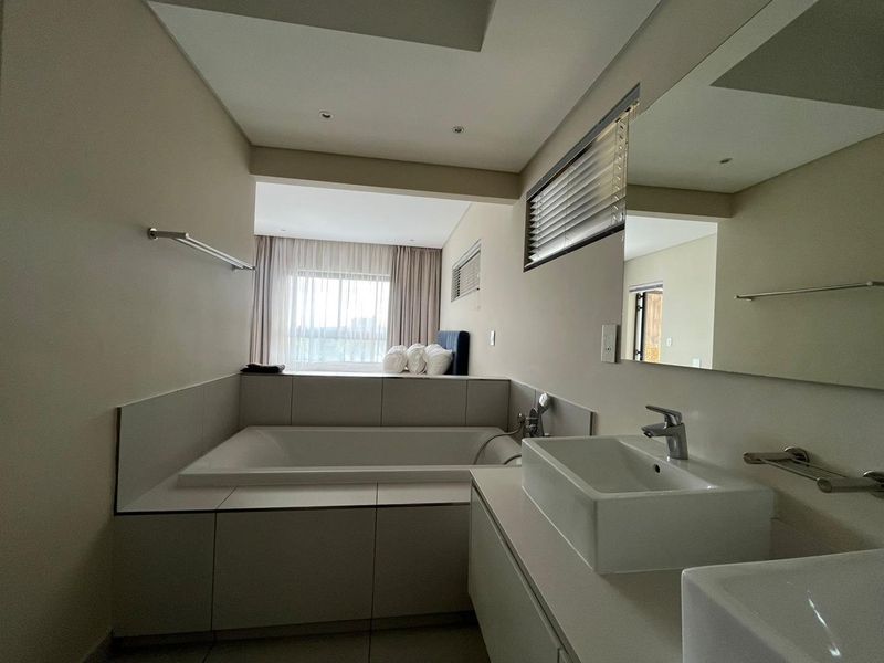 Fully Furnished Apartment In Hyde Park Awaits You - Photo 7