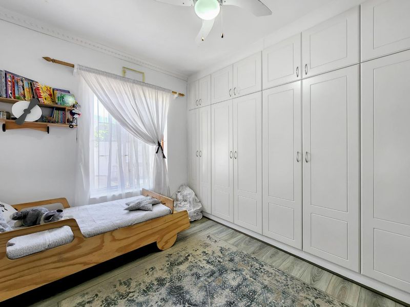 Spacious Family Home with Potential in Rondebosch East - Photo 6