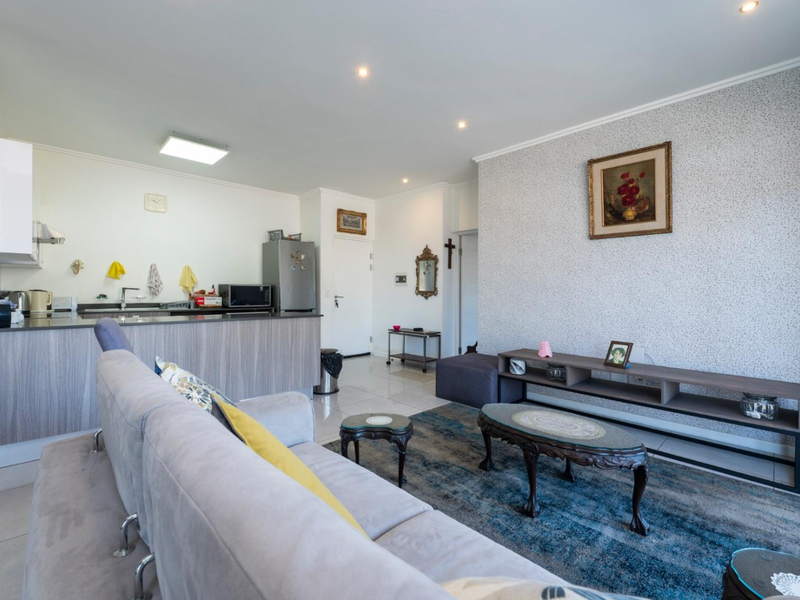 2 Bedroom Apartment for Sale in Edenburg - Photo 5