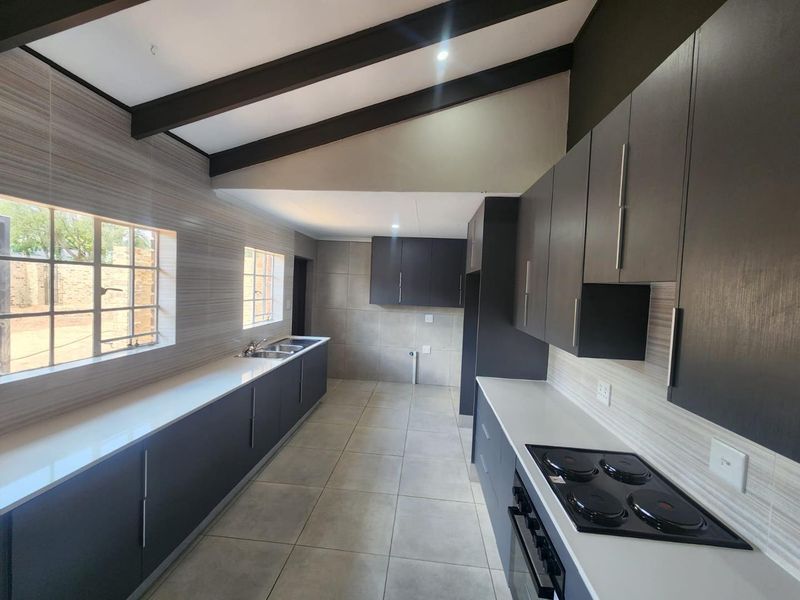 189A Lovely 3 Bedroom House For Rent in Doornpoort Ext.1 - Photo 3
