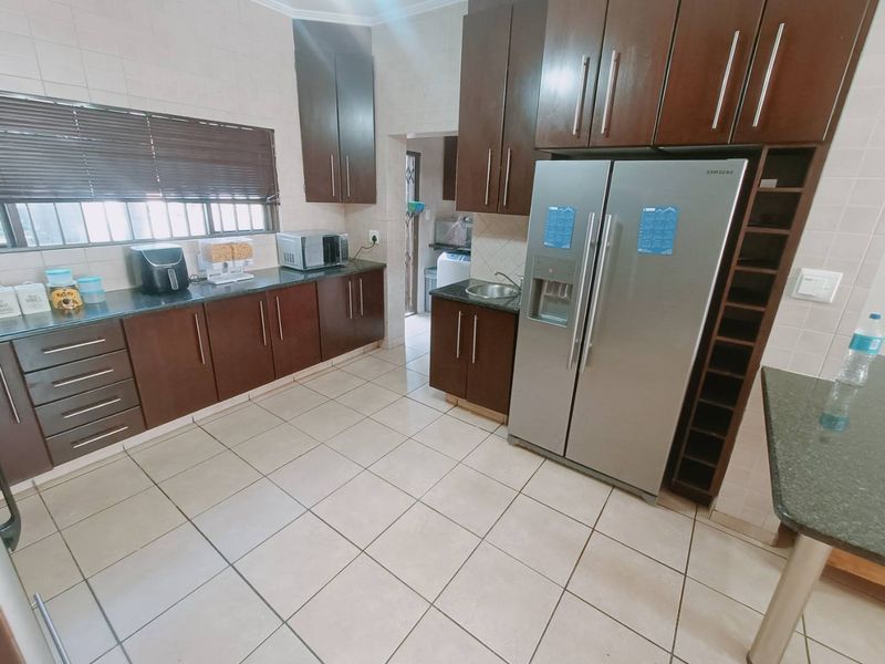 BEAUTIFUL FAMILY HOUSE FOR SALE IN AMBERFIELD RIDGE ESTATE! - Photo 4